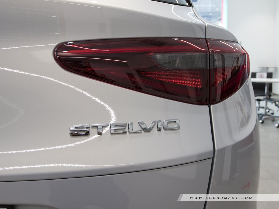 https://i.i-sgcm.com/new_cars/cars/12392/12392_g70