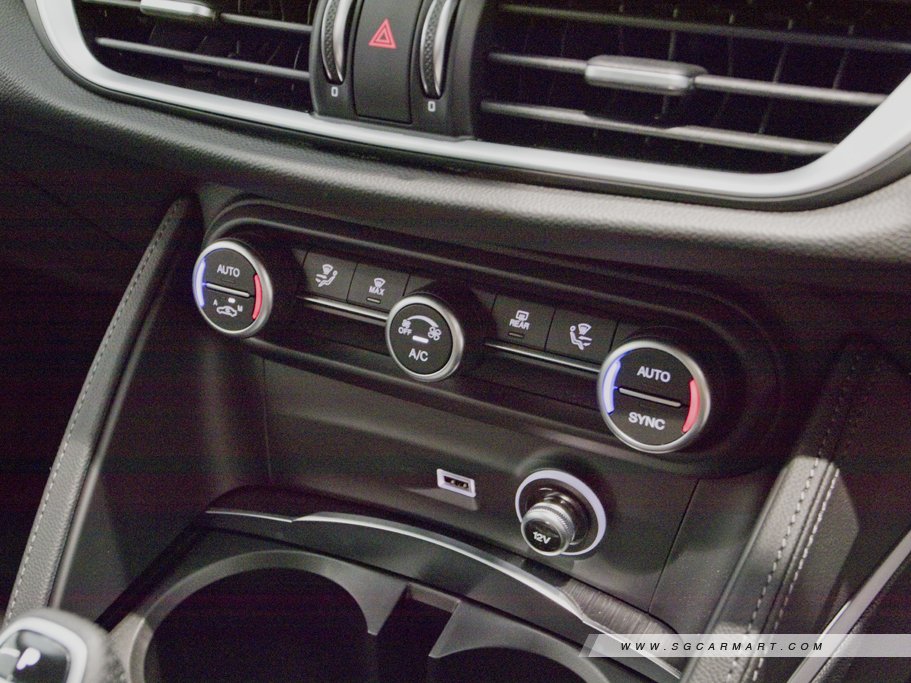 https://i.i-sgcm.com/new_cars/cars/12392/12392_g75