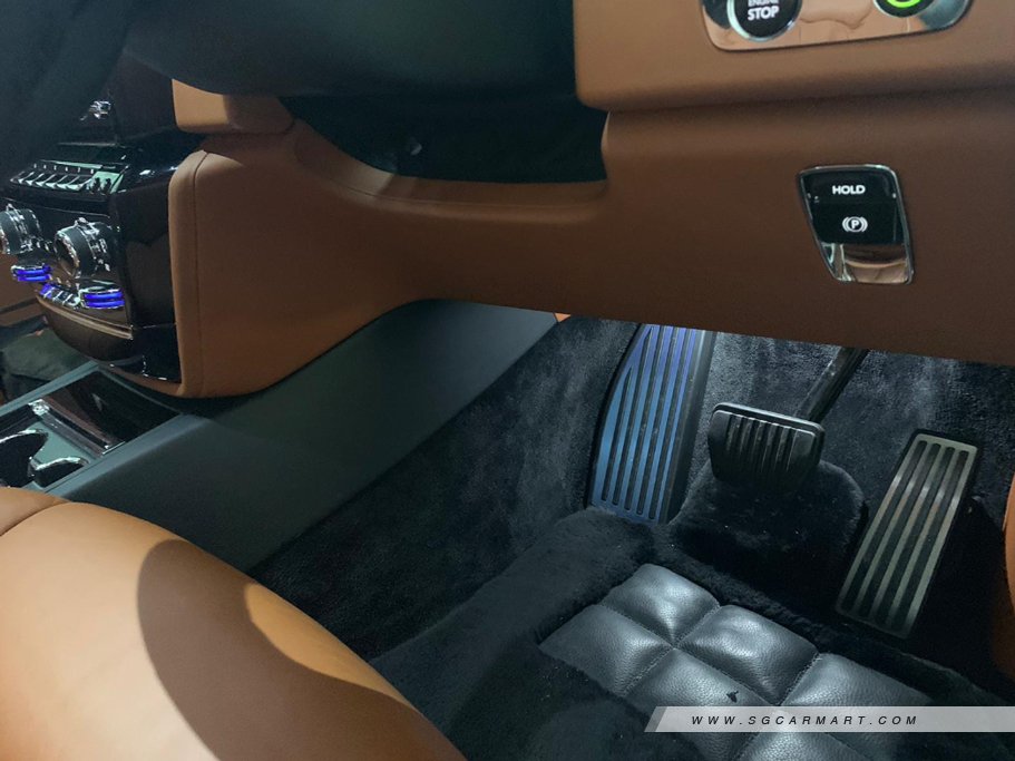 https://i.i-sgcm.com/new_cars/cars/12398/12398_g22