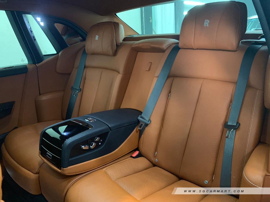 https://i.i-sgcm.com/new_cars/cars/12398/12398_g31