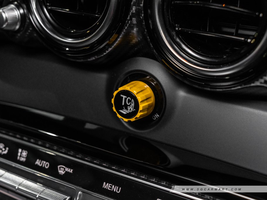 https://i.i-sgcm.com/new_cars/cars/12403/12403_g108