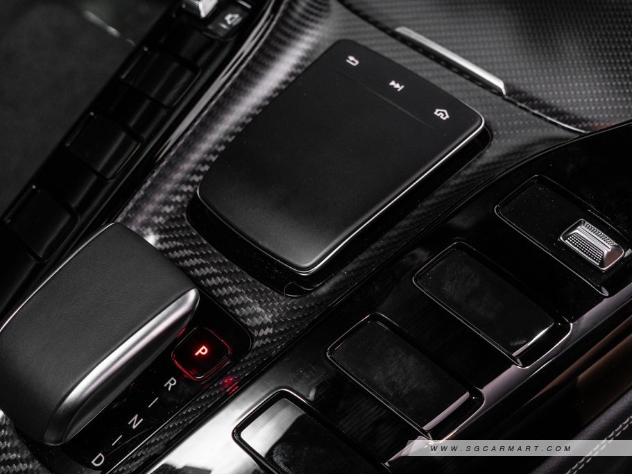 https://i.i-sgcm.com/new_cars/cars/12403/12403_g112