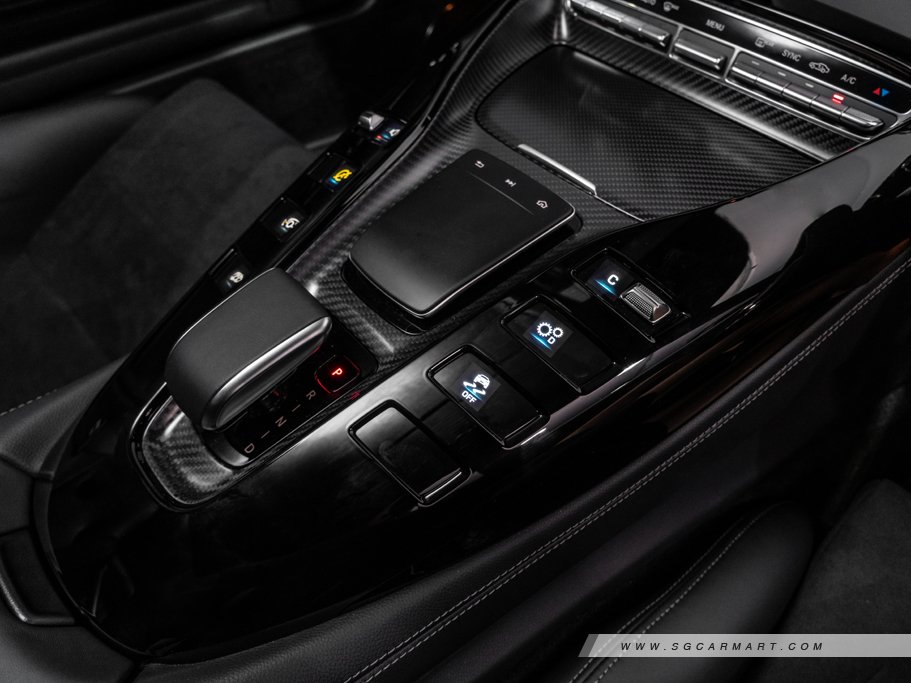 https://i.i-sgcm.com/new_cars/cars/12403/12403_g113