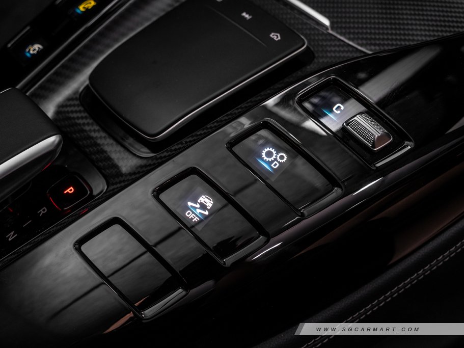 https://i.i-sgcm.com/new_cars/cars/12403/12403_g114