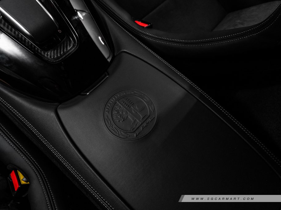 https://i.i-sgcm.com/new_cars/cars/12403/12403_g121