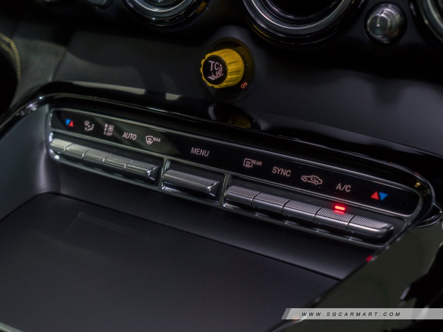 https://i.i-sgcm.com/new_cars/cars/12403/12403_g49