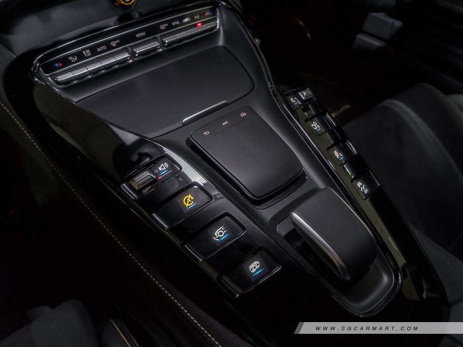 https://i.i-sgcm.com/new_cars/cars/12403/12403_g52
