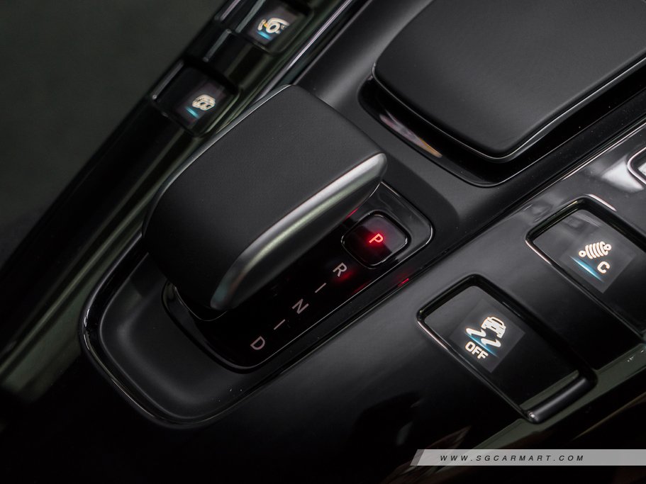 https://i.i-sgcm.com/new_cars/cars/12403/12403_g54