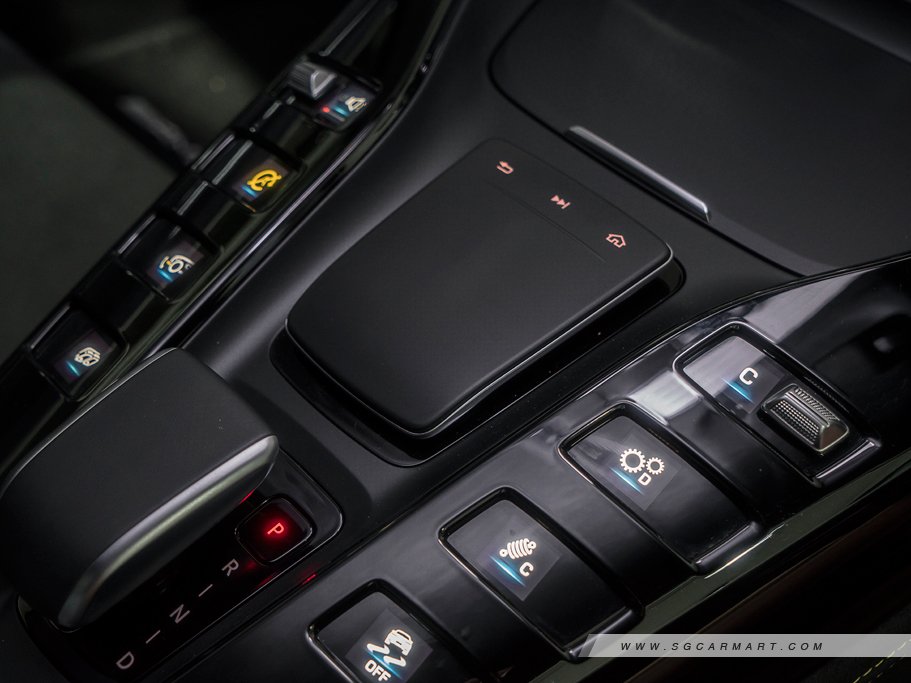 https://i.i-sgcm.com/new_cars/cars/12403/12403_g56