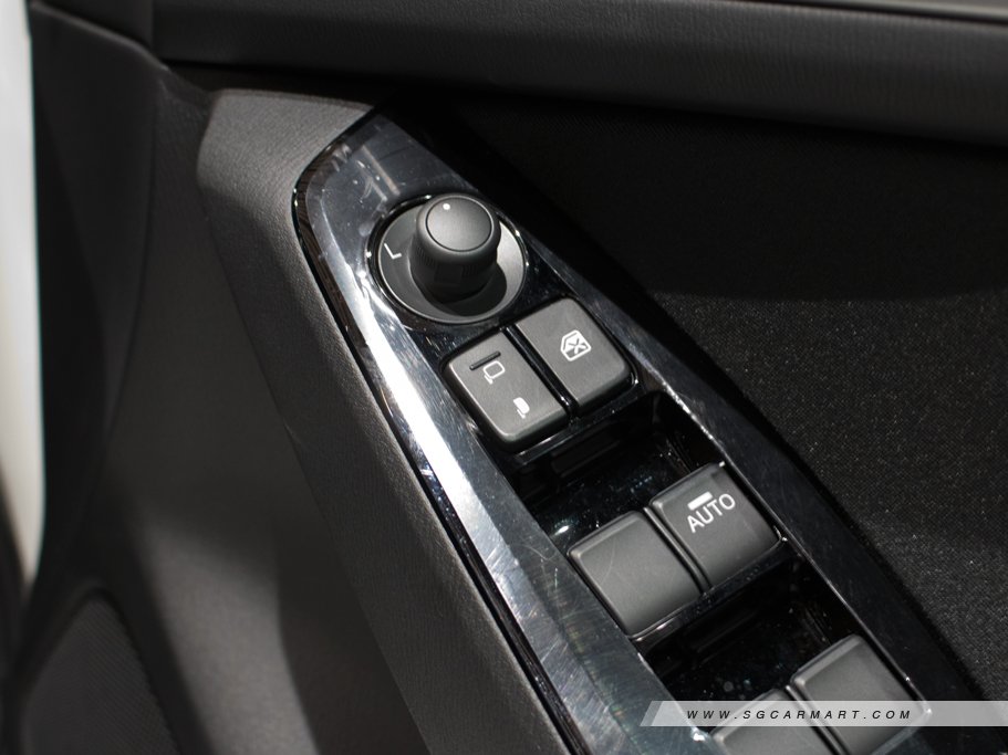 https://i.i-sgcm.com/new_cars/cars/12420/12420_g17