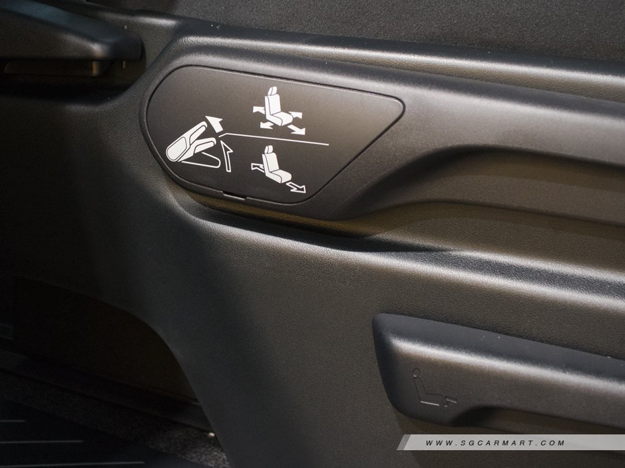 https://i.i-sgcm.com/new_cars/cars/12421/12421_g11