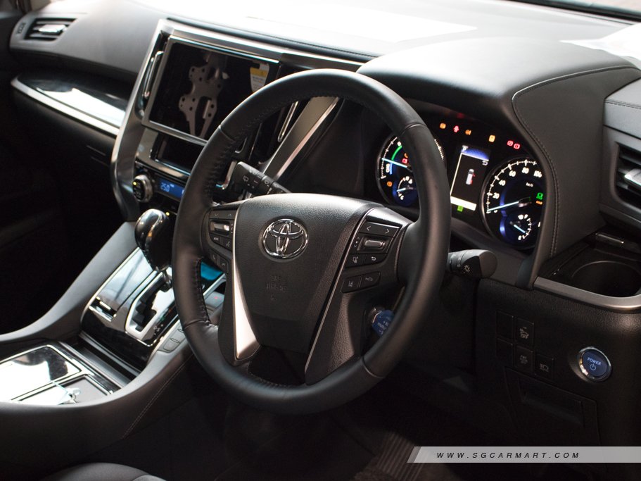 https://i.i-sgcm.com/new_cars/cars/12421/12421_g19