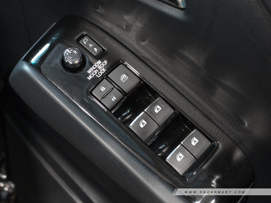 https://i.i-sgcm.com/new_cars/cars/12421/12421_g21