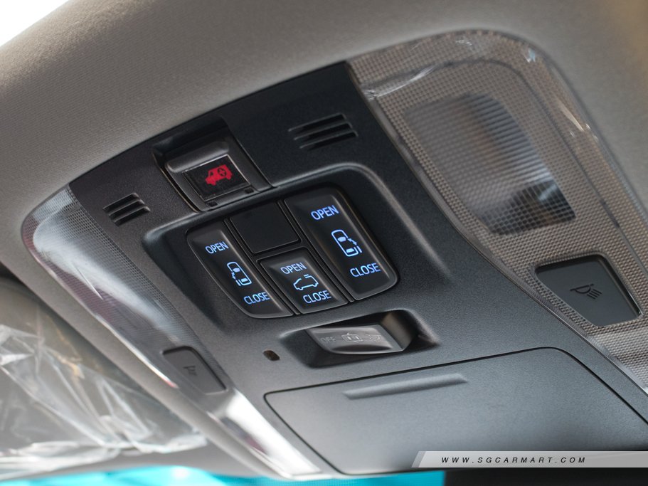 https://i.i-sgcm.com/new_cars/cars/12421/12421_g22
