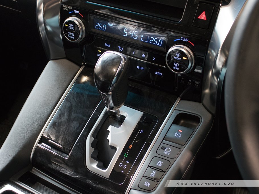 https://i.i-sgcm.com/new_cars/cars/12421/12421_g29