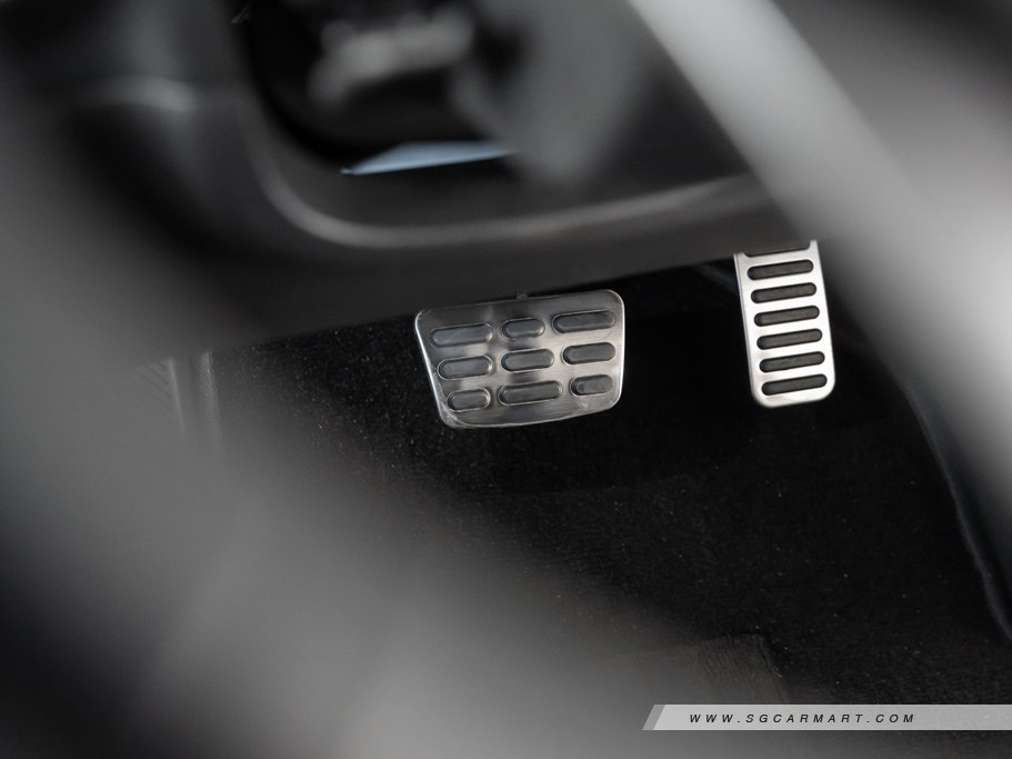 https://i.i-sgcm.com/new_cars/cars/12426/12426_g100