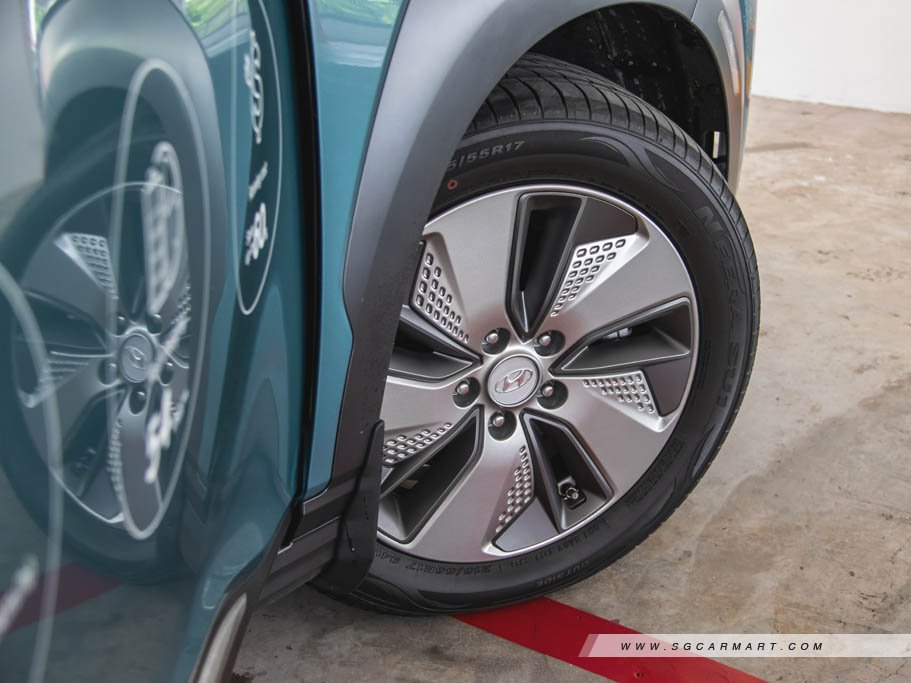 https://i.i-sgcm.com/new_cars/cars/12426/12426_g25
