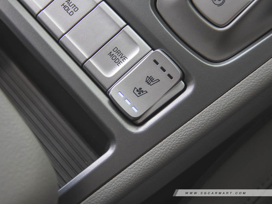 https://i.i-sgcm.com/new_cars/cars/12426/12426_g41