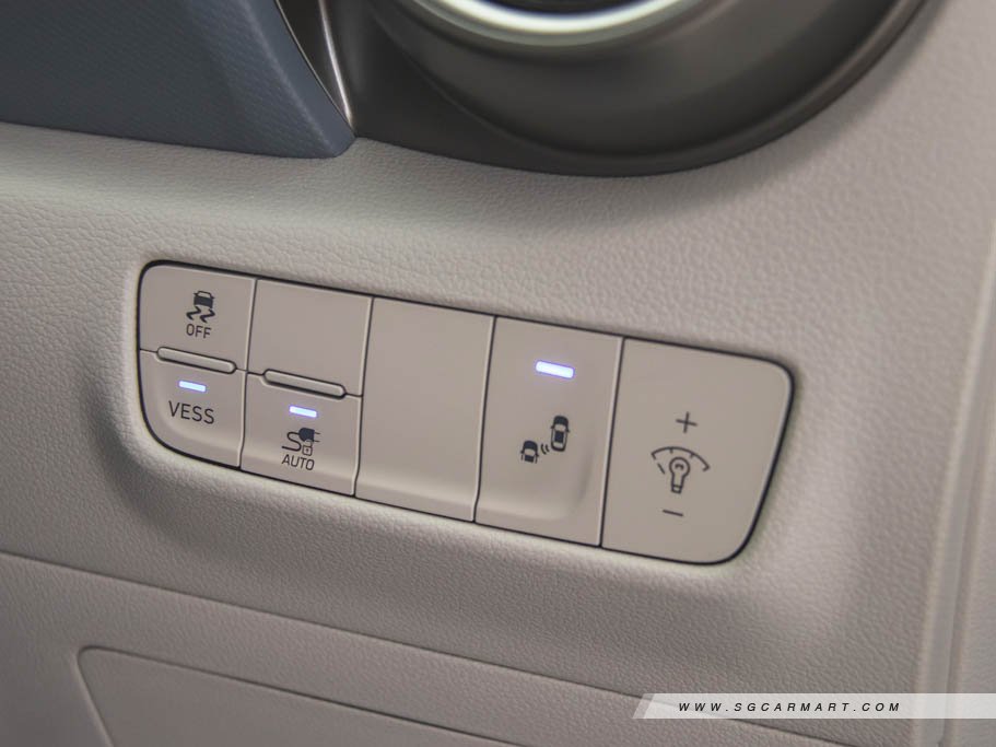 https://i.i-sgcm.com/new_cars/cars/12426/12426_g42
