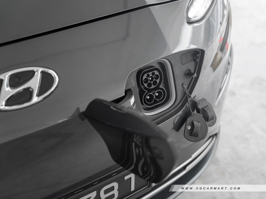https://i.i-sgcm.com/new_cars/cars/12426/12426_g72