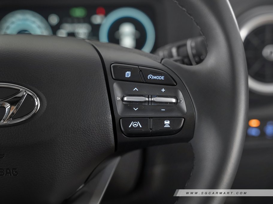 https://i.i-sgcm.com/new_cars/cars/12426/12426_g84