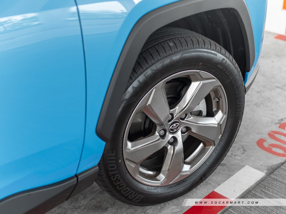 https://i.i-sgcm.com/new_cars/cars/12428/12428_g10