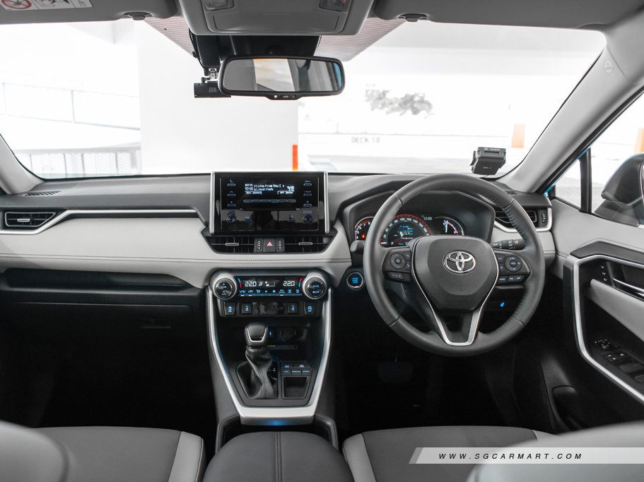 https://i.i-sgcm.com/new_cars/cars/12428/12428_g15
