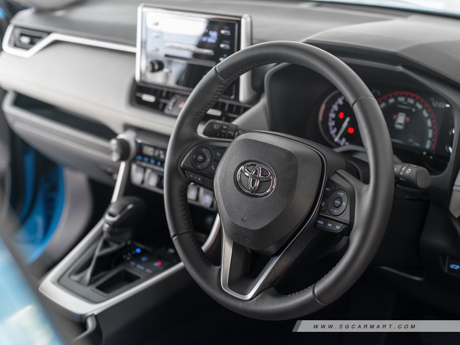 https://i.i-sgcm.com/new_cars/cars/12428/12428_g16