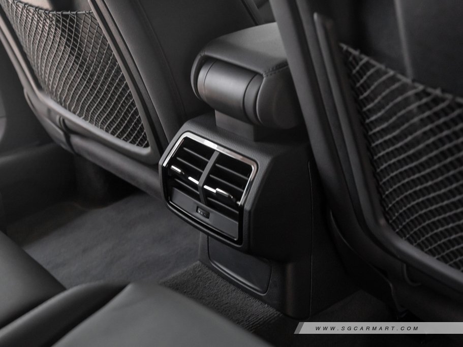 https://i.i-sgcm.com/new_cars/cars/12430/12430_g58