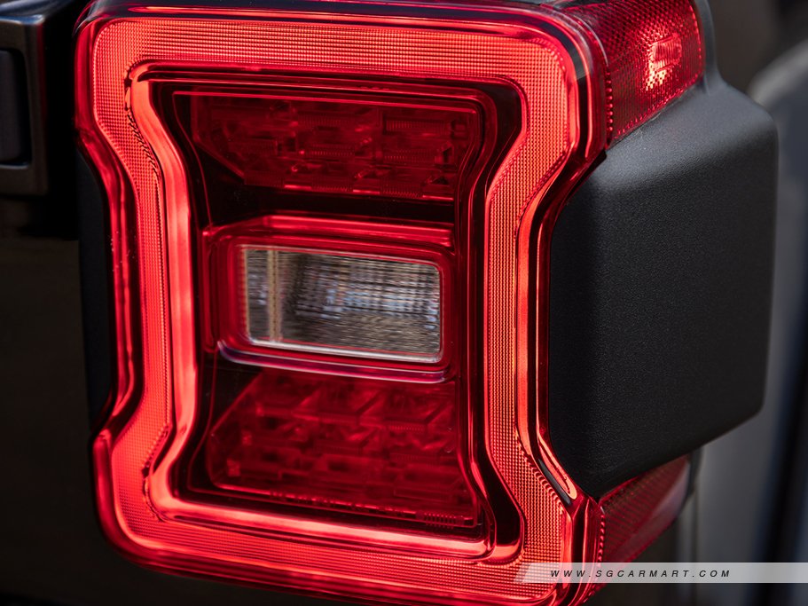 https://i.i-sgcm.com/new_cars/cars/12431/12431_g46