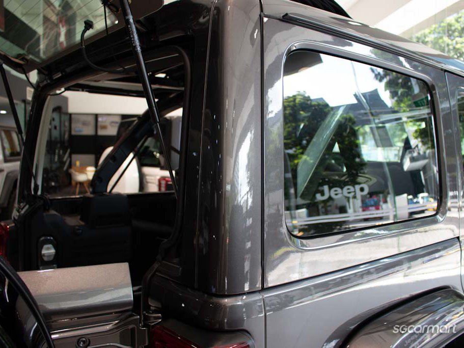 https://i.i-sgcm.com/new_cars/cars/12431/12431_g74