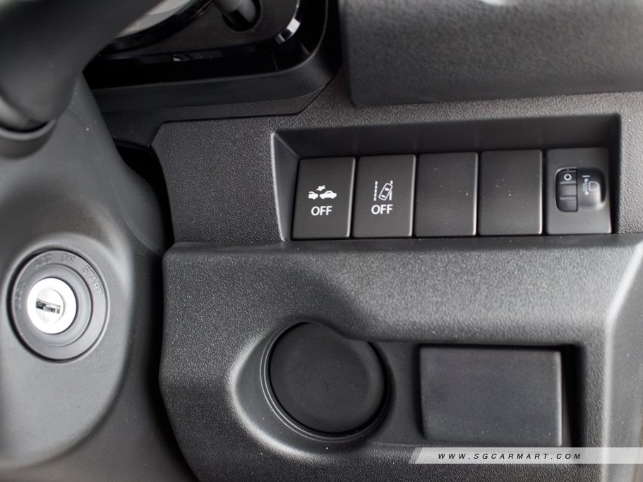 https://i.i-sgcm.com/new_cars/cars/12433/12433_g16
