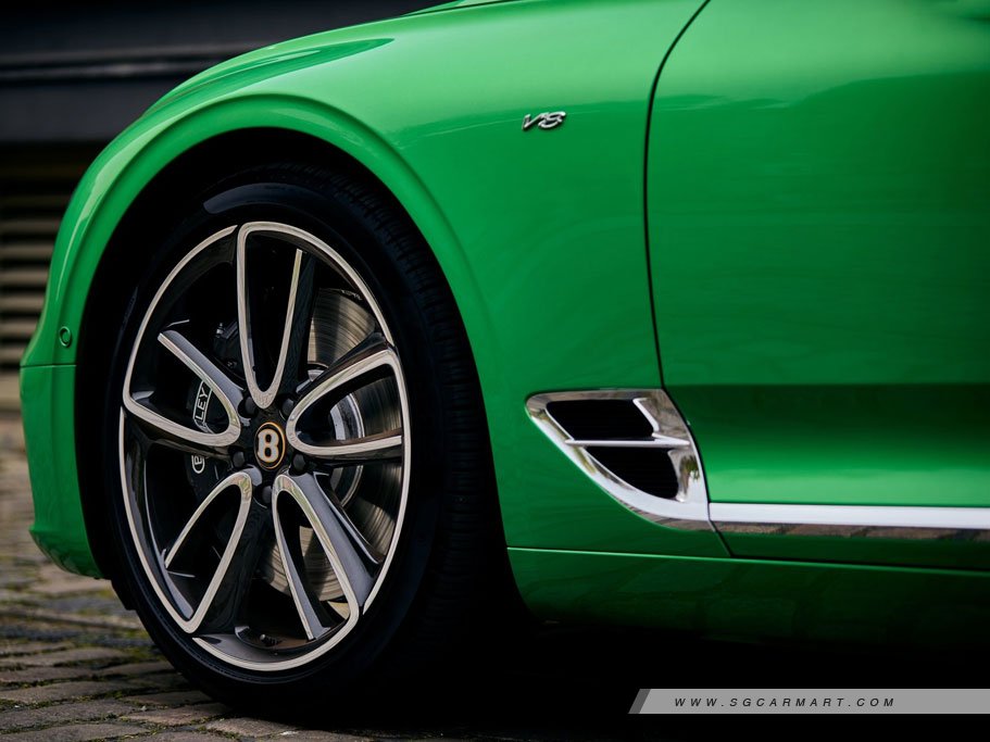 https://i.i-sgcm.com/new_cars/cars/12436/12436_g13