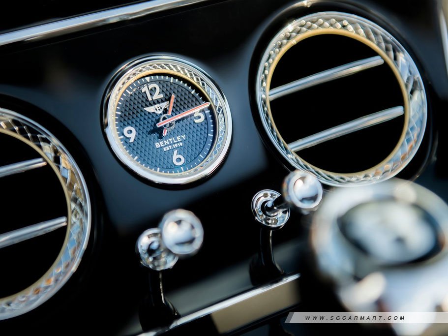 https://i.i-sgcm.com/new_cars/cars/12436/12436_g20