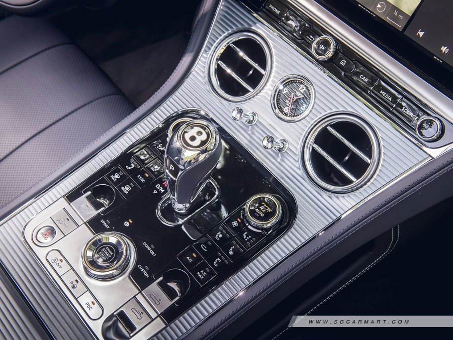 https://i.i-sgcm.com/new_cars/cars/12436/12436_g21