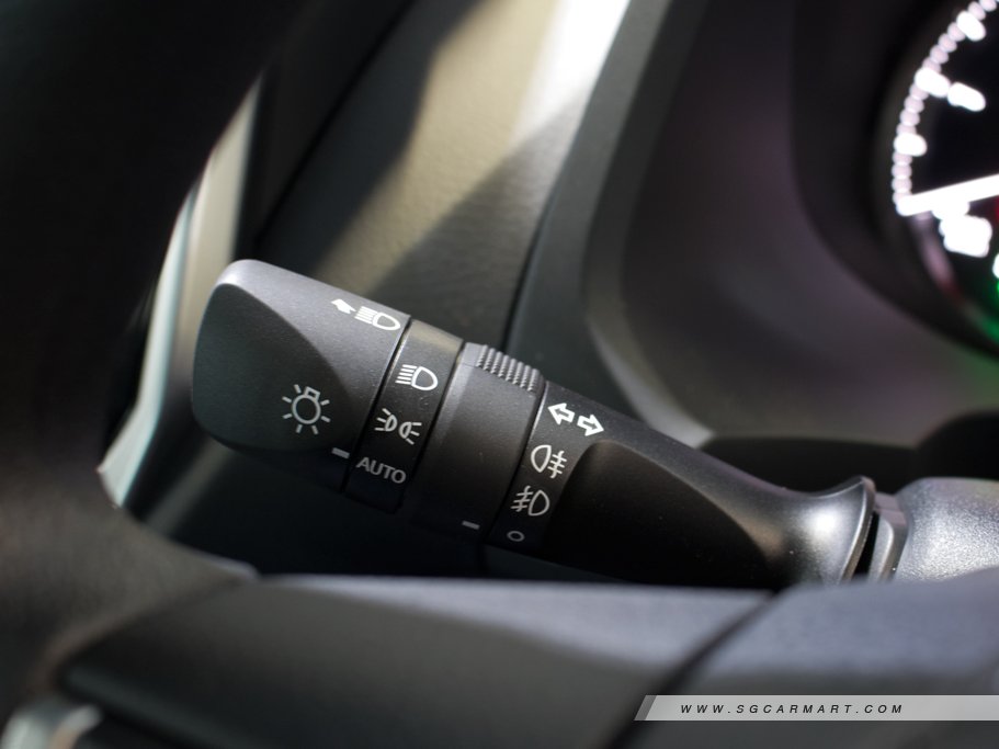 https://i.i-sgcm.com/new_cars/cars/12438/12438_g21