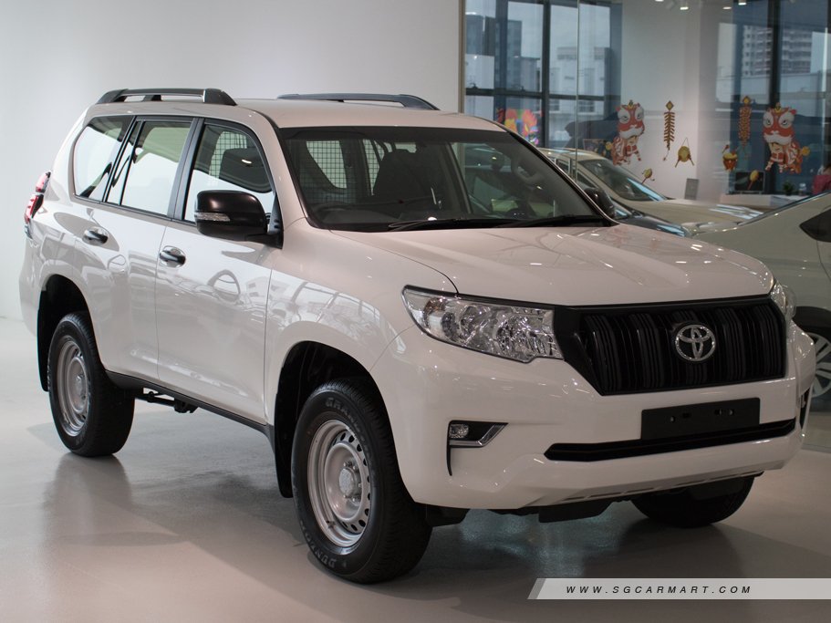https://i.i-sgcm.com/new_cars/cars/12438/12438_g37