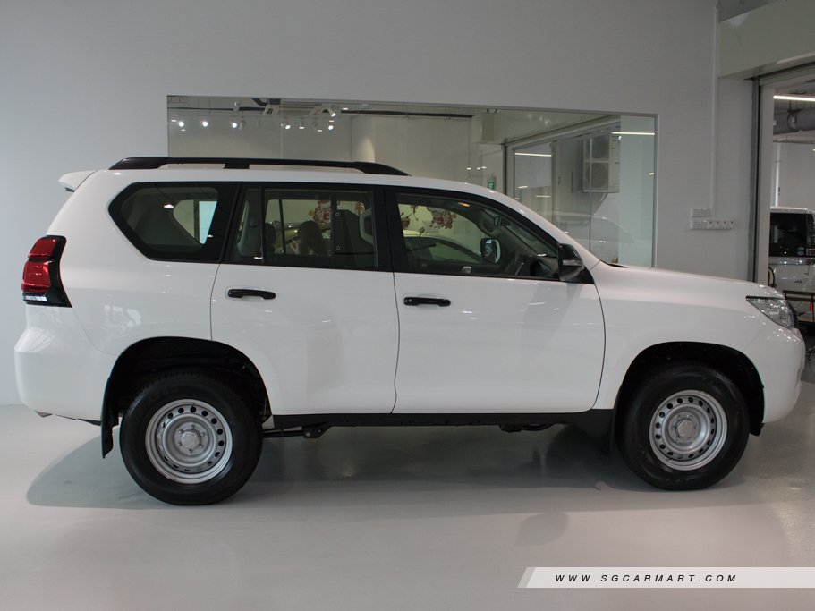 https://i.i-sgcm.com/new_cars/cars/12438/12438_g40