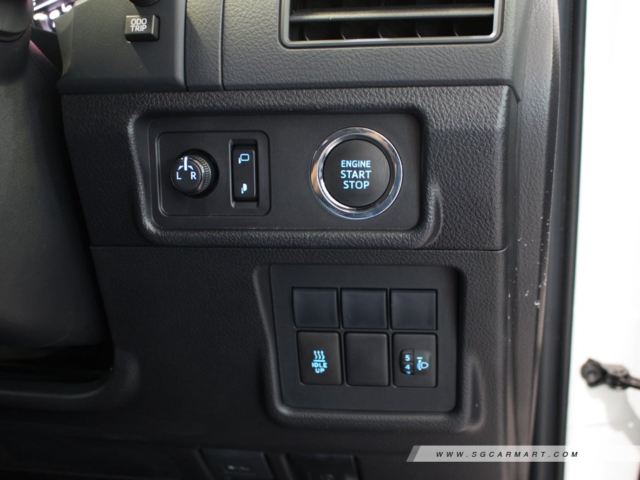 https://i.i-sgcm.com/new_cars/cars/12438/12438_g50