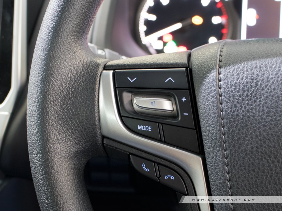 https://i.i-sgcm.com/new_cars/cars/12438/12438_g53