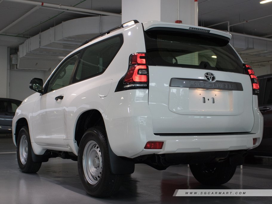 https://i.i-sgcm.com/new_cars/cars/12438/12438_g9