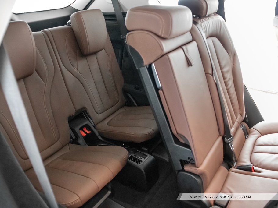 https://i.i-sgcm.com/new_cars/cars/12444/12444_g37
