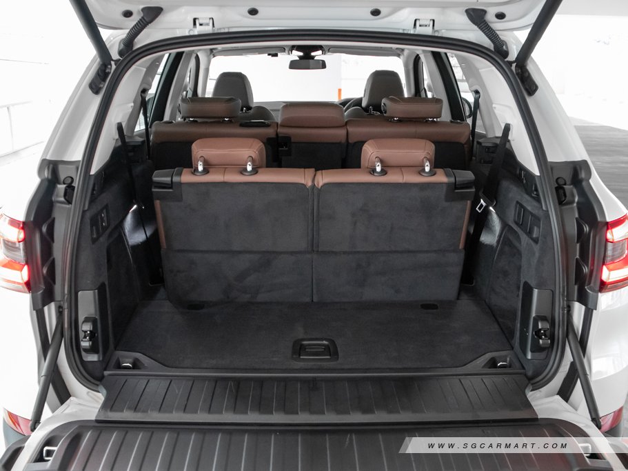 https://i.i-sgcm.com/new_cars/cars/12444/12444_g40