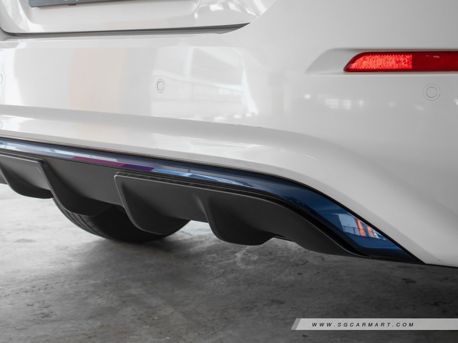 https://i.i-sgcm.com/new_cars/cars/12445/12445_g31