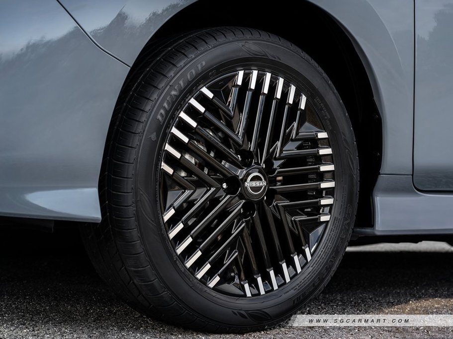 https://i.i-sgcm.com/new_cars/cars/12445/12445_g70