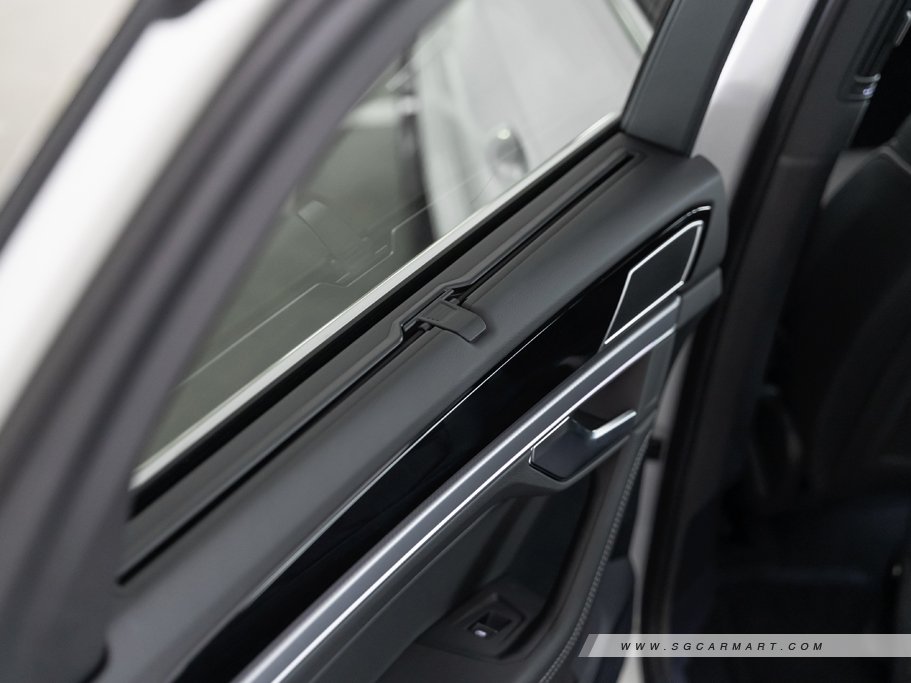 https://i.i-sgcm.com/new_cars/cars/12449/12449_g101