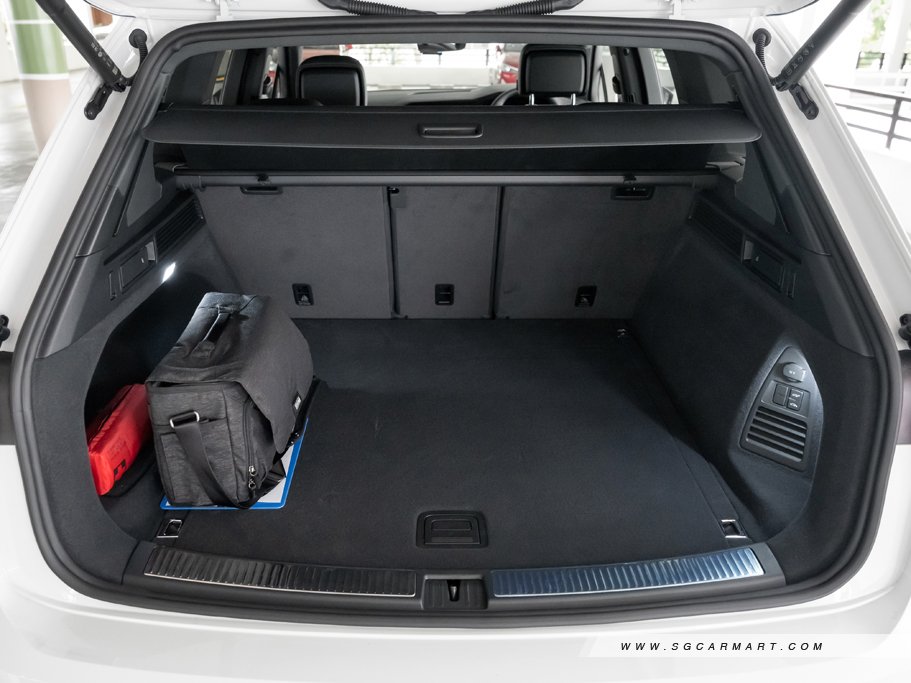 https://i.i-sgcm.com/new_cars/cars/12449/12449_g103