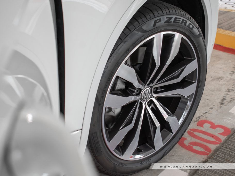 https://i.i-sgcm.com/new_cars/cars/12449/12449_g19