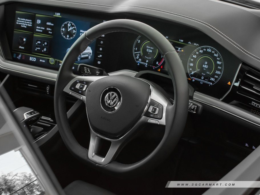 https://i.i-sgcm.com/new_cars/cars/12449/12449_g23