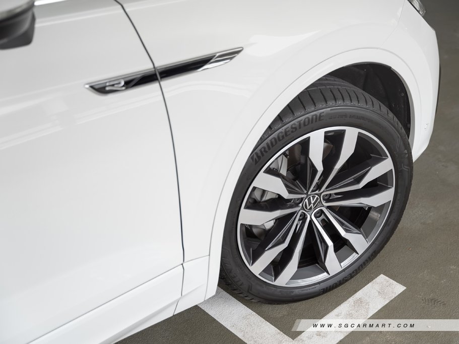 https://i.i-sgcm.com/new_cars/cars/12449/12449_g77